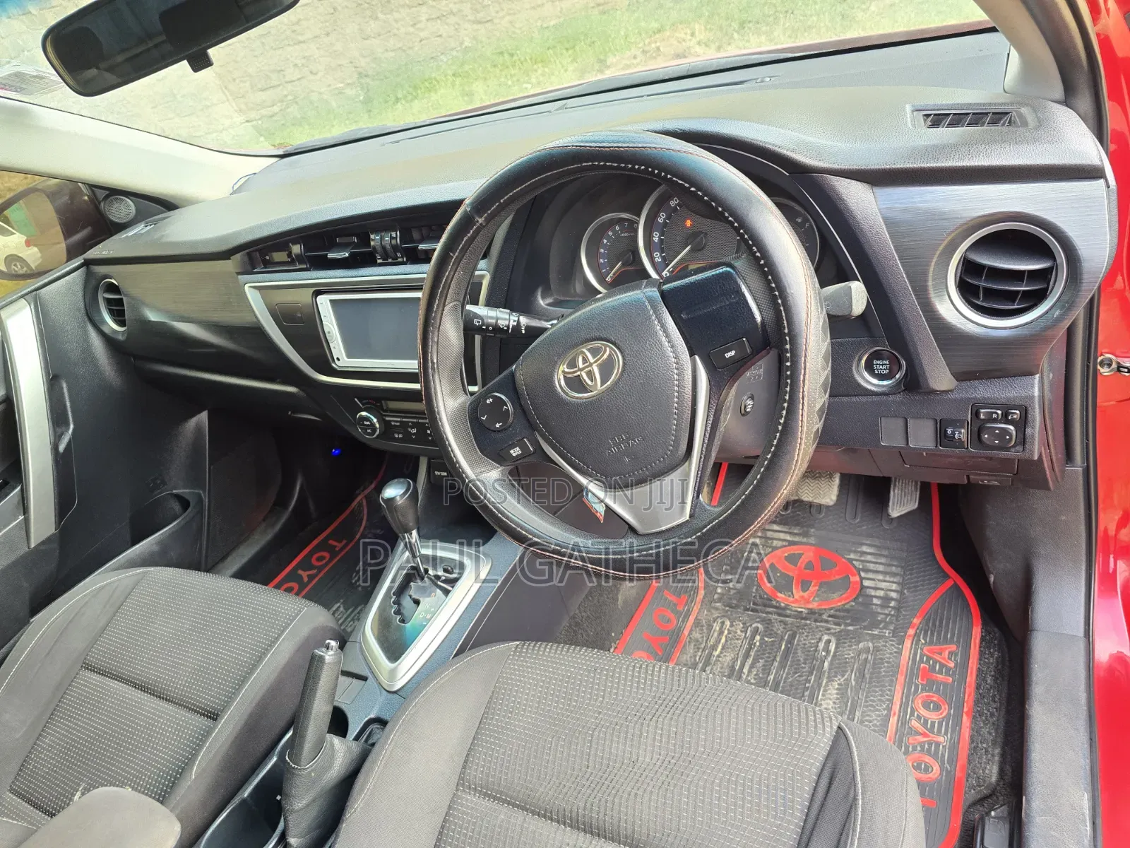 Toyota Auris 2013 Red