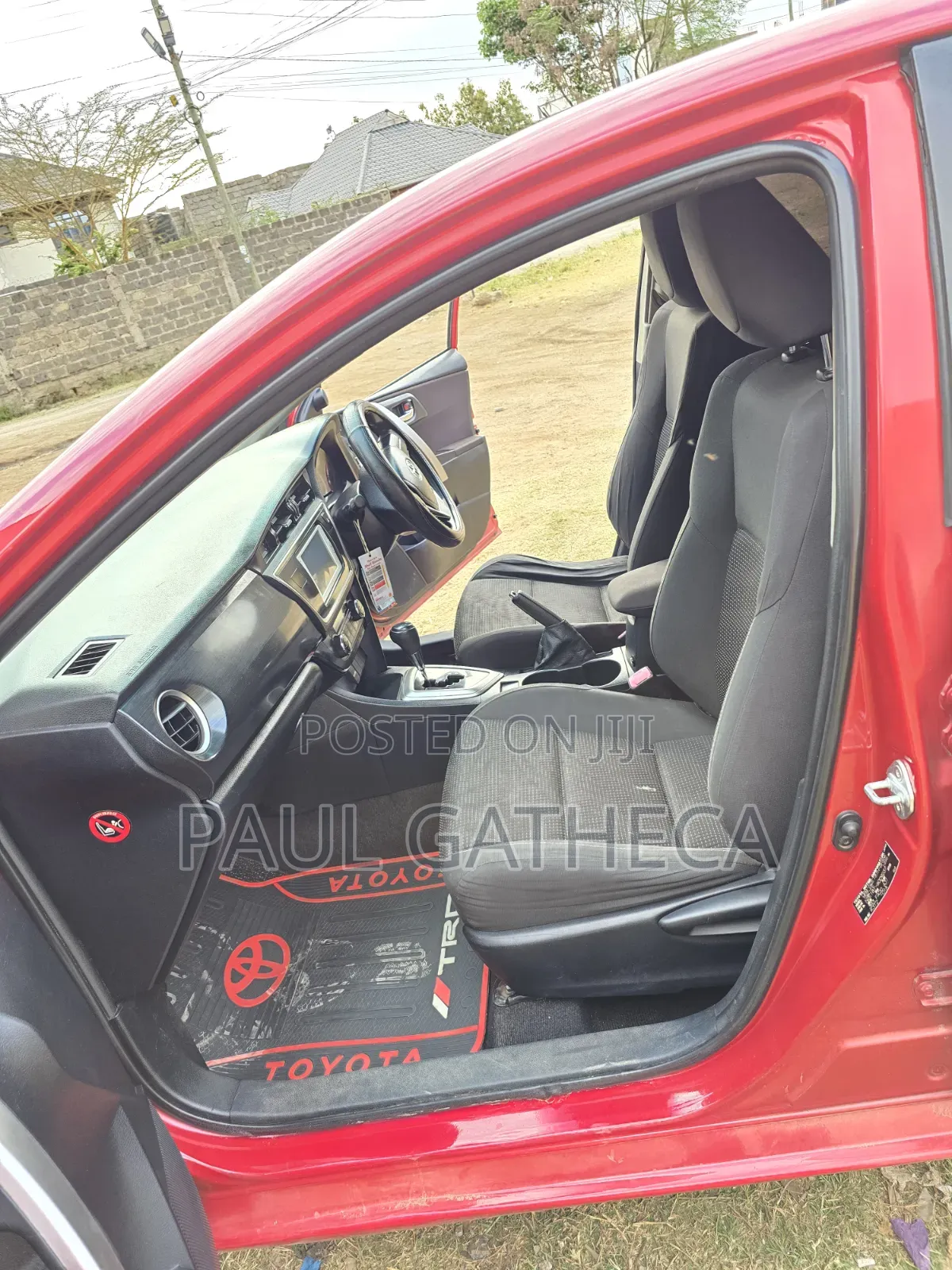 Toyota Auris 2013 Red