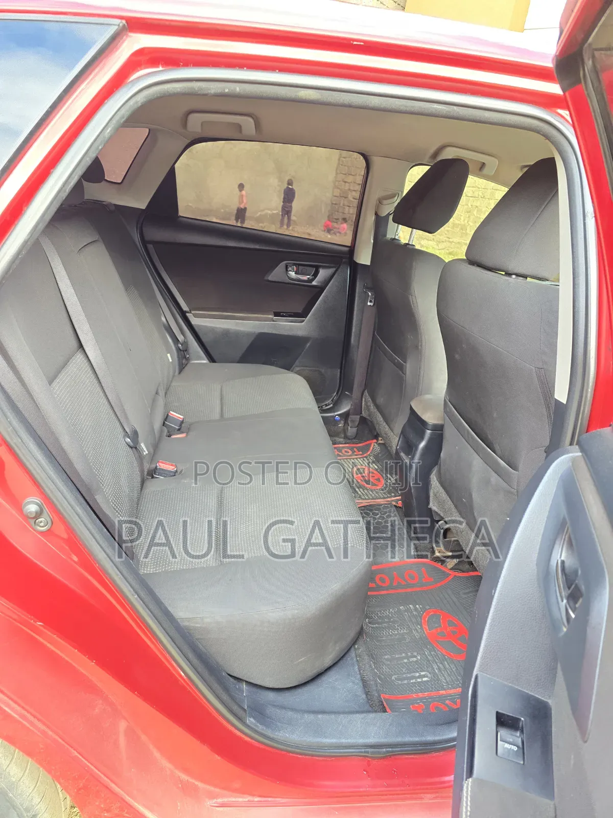 Toyota Auris 2013 Red