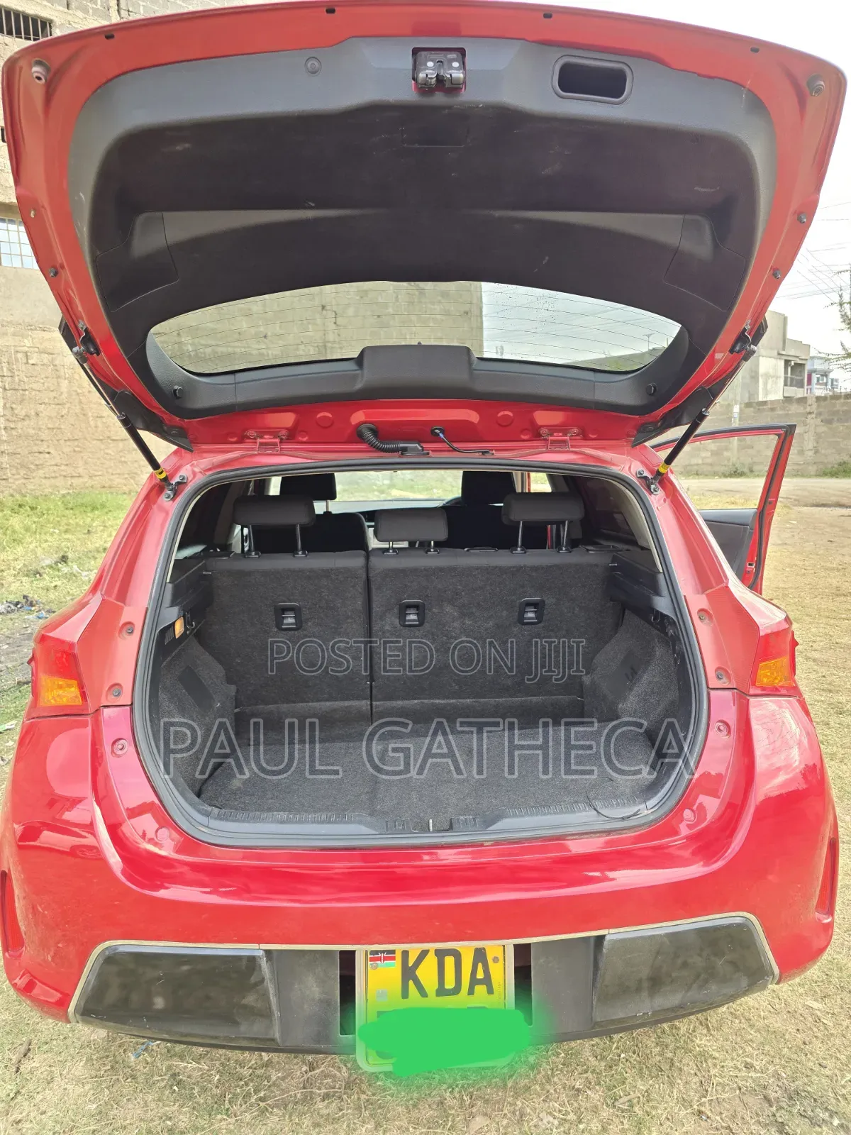 Toyota Auris 2013 Red