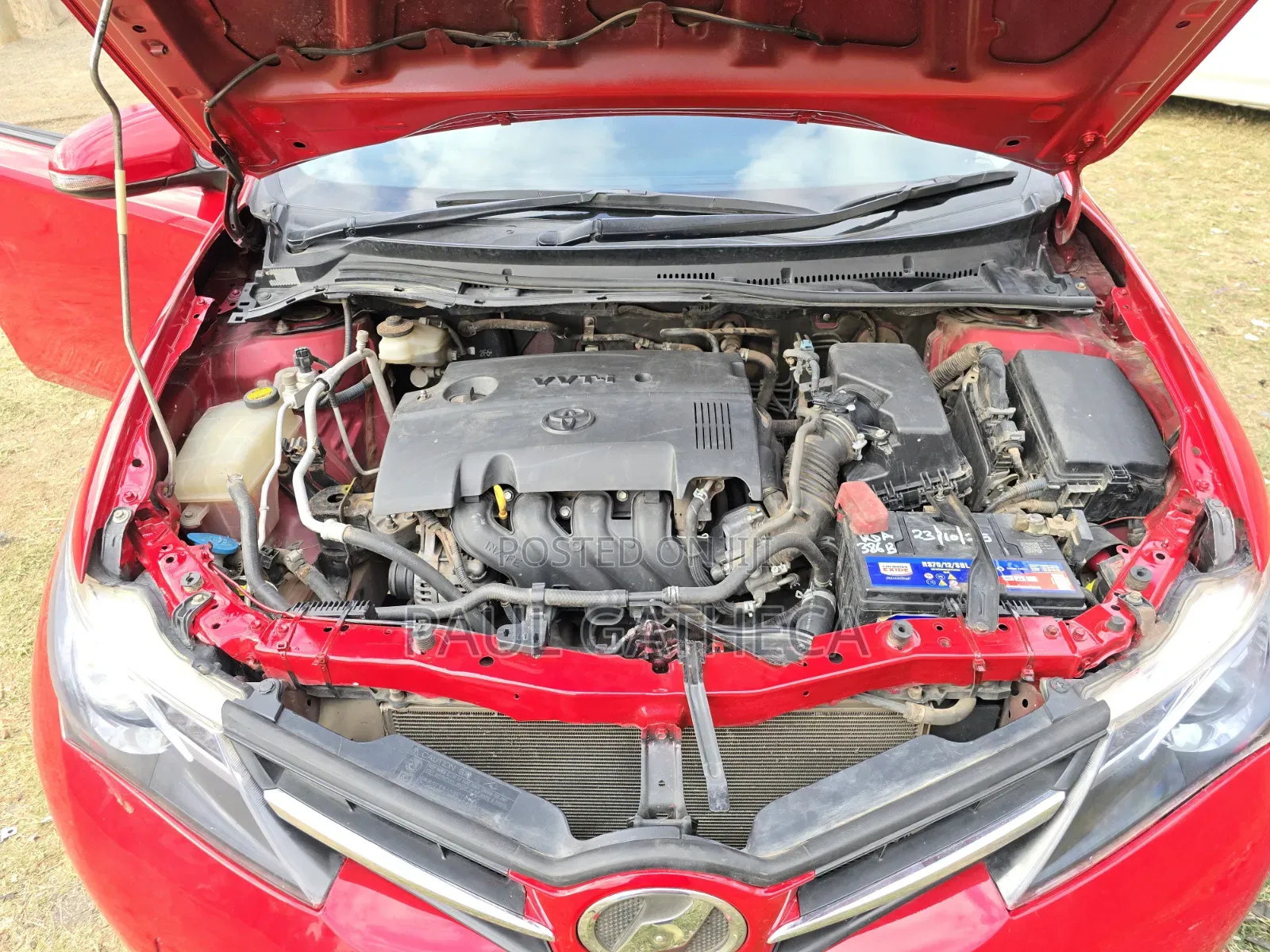 Toyota Auris 2013 Red