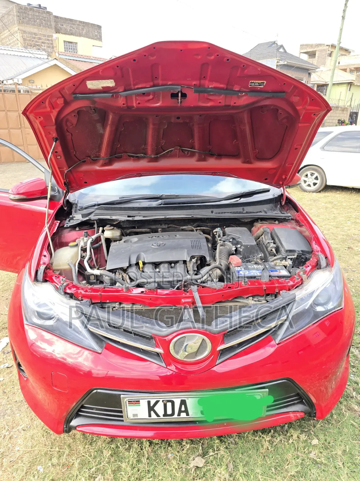 Toyota Auris 2013 Red