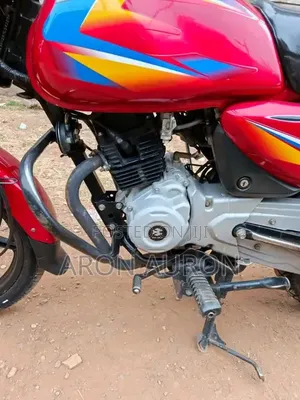 Bajaj Boxer 150 UG 2025 Red