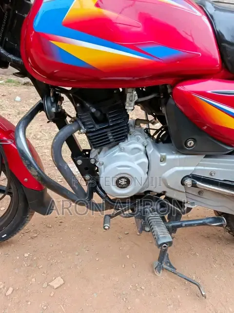 Bajaj Boxer 150 UG 2025 Red