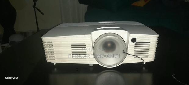 Acer X1123HP SVGA Projector DLP 4000 Lumens