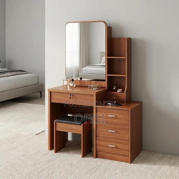 Dressing Table; Brown Dressing Table With Mirror