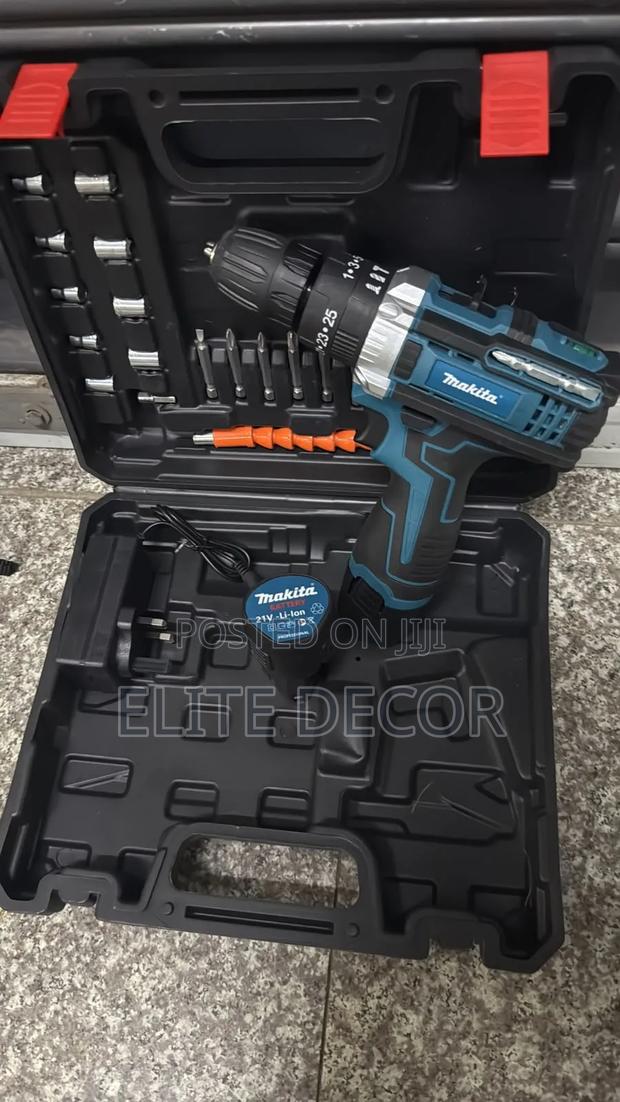 Makita 21v Cordless Drill Set With Toolbox
