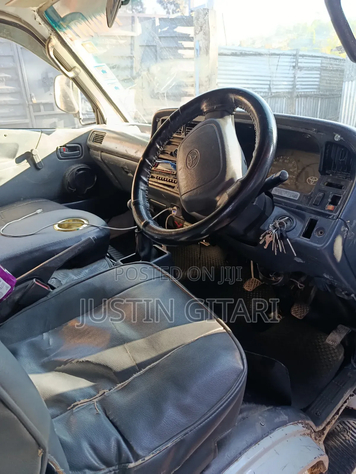 Toyota HiAce 2006 White