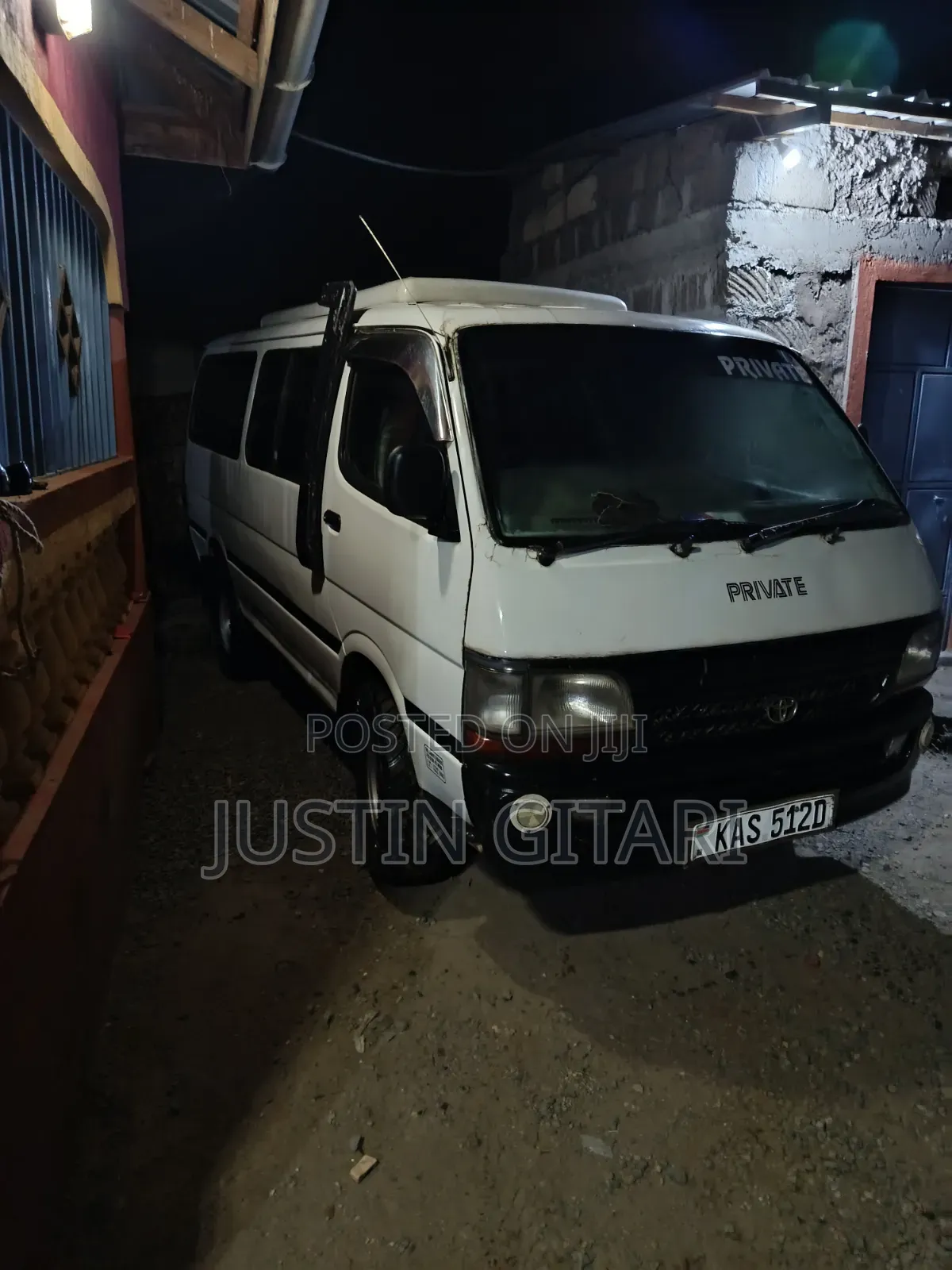 Toyota HiAce 2006 White