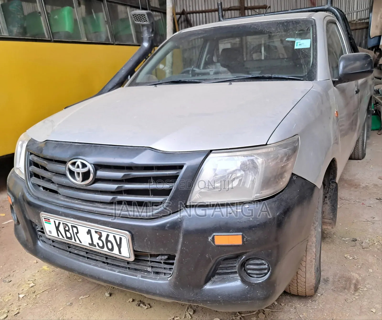 Toyota Hilux 2010 Gray