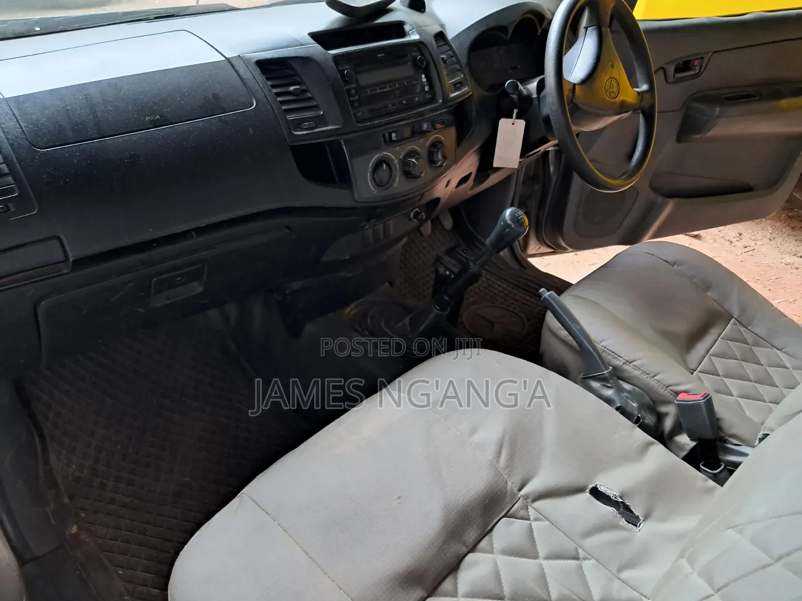 Toyota Hilux 2010 Gray