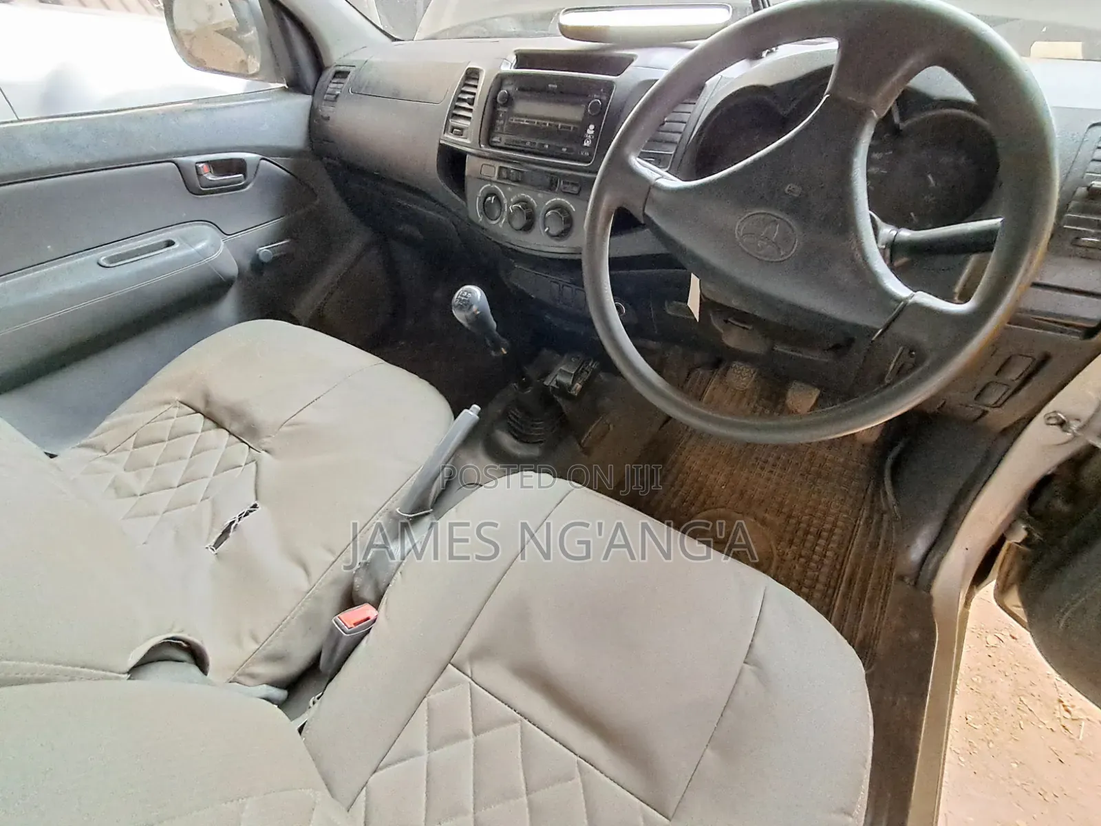 Toyota Hilux 2010 Gray