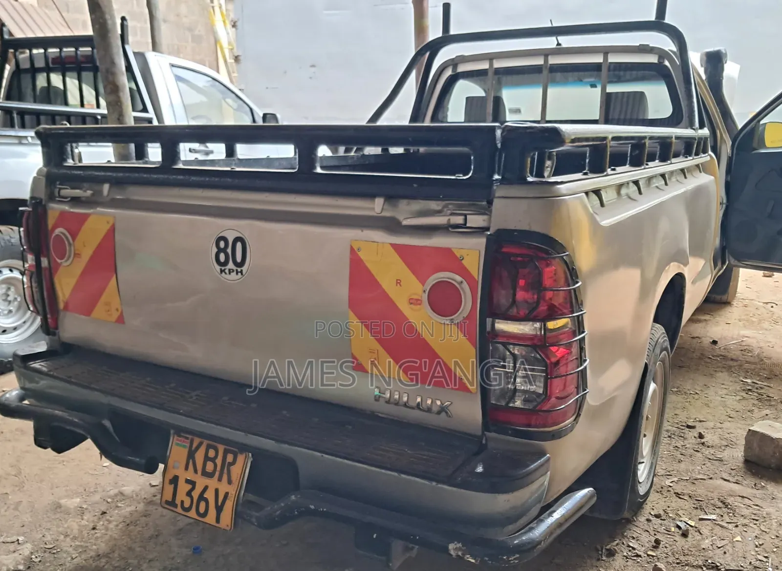 Toyota Hilux 2010 Gray