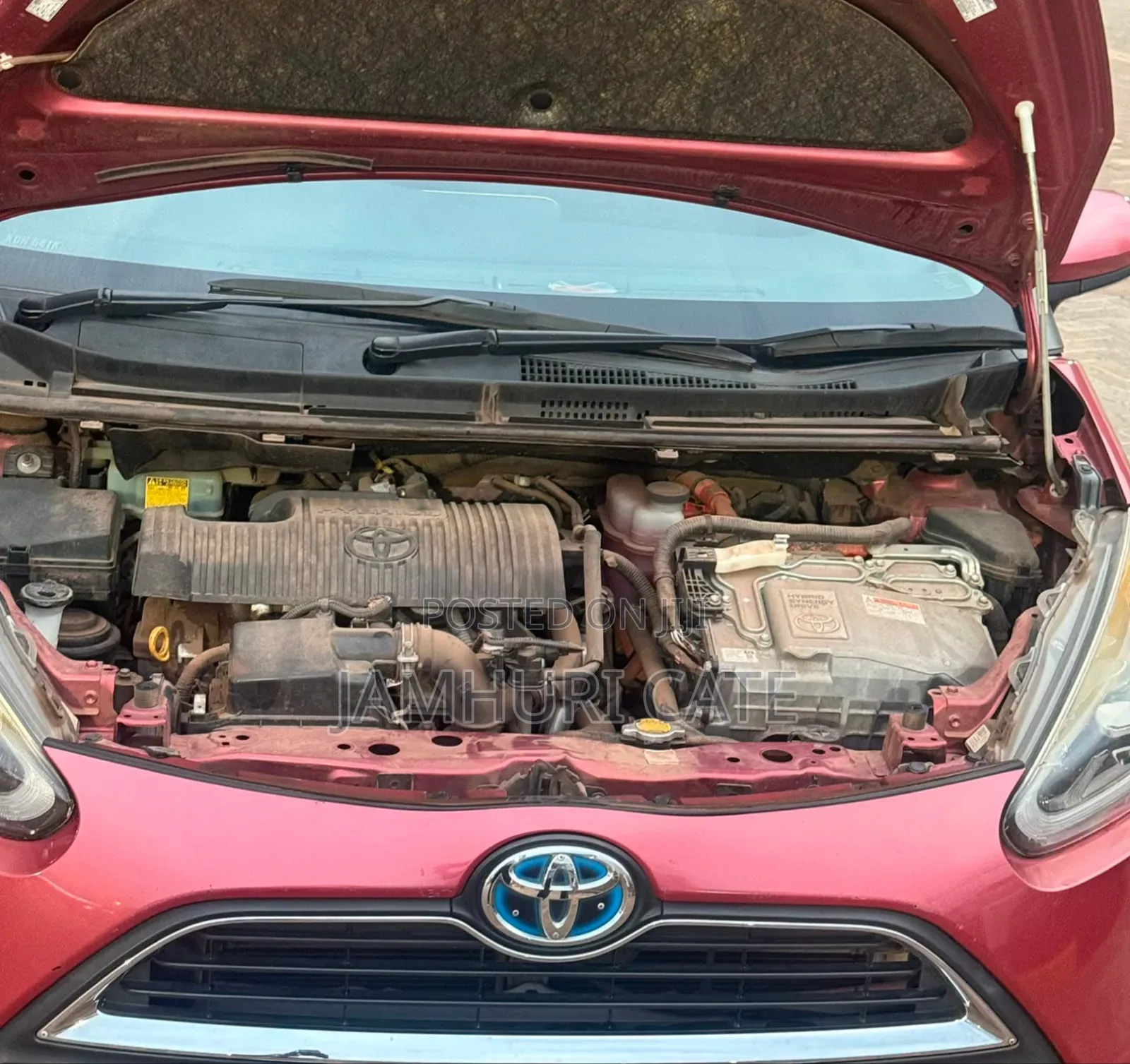 Toyota Sienta 2017 Red