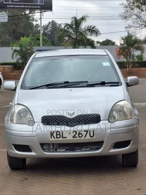 Toyota Vitz 2003 Silver