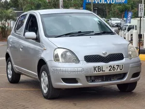 Toyota Vitz 2003 Silver