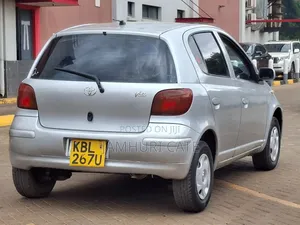 Toyota Vitz 2003 Silver