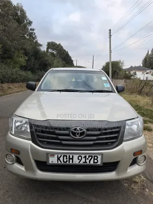 Toyota Hilux 2015 Gold