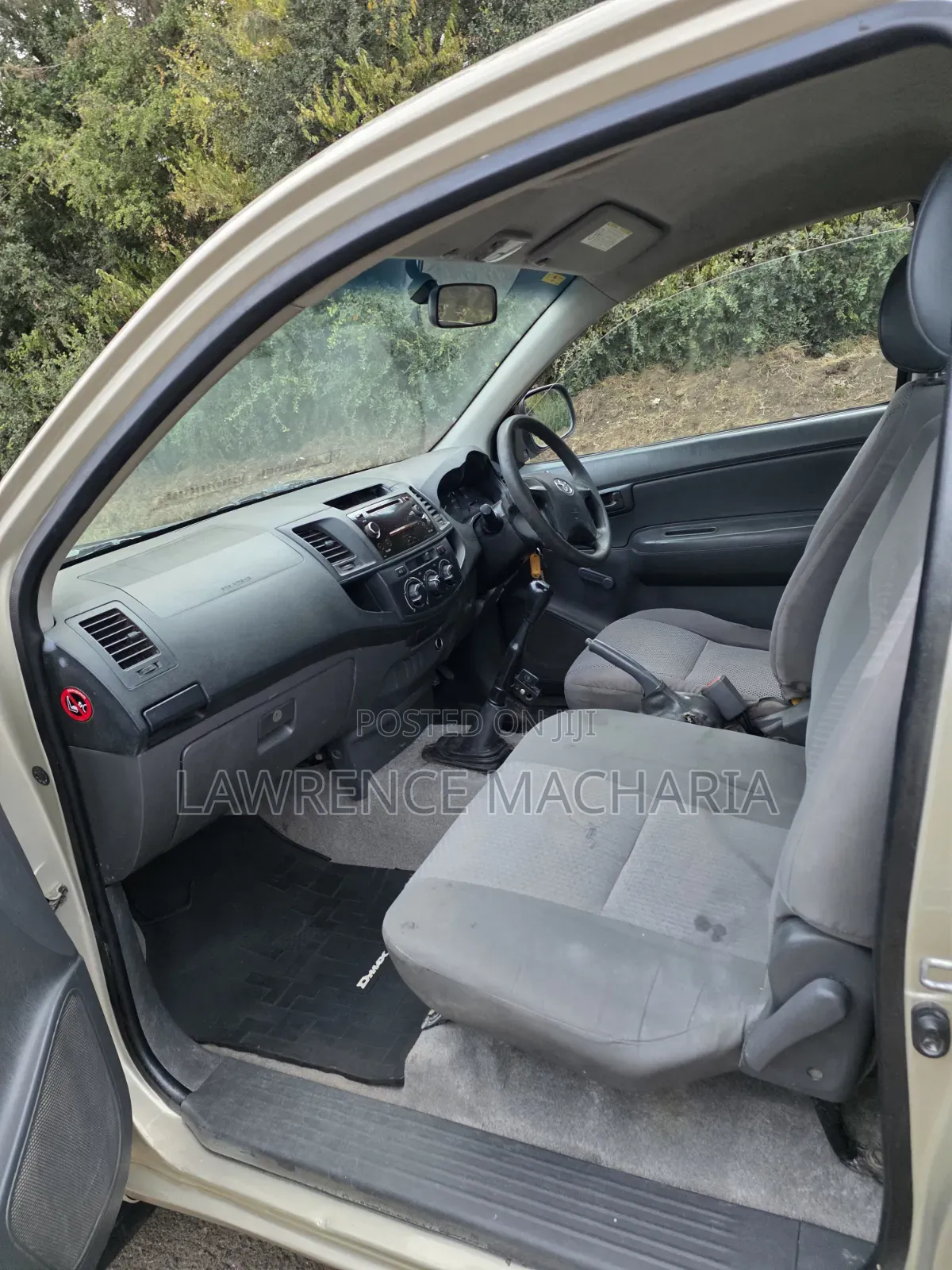 Toyota Hilux 2015 Gold