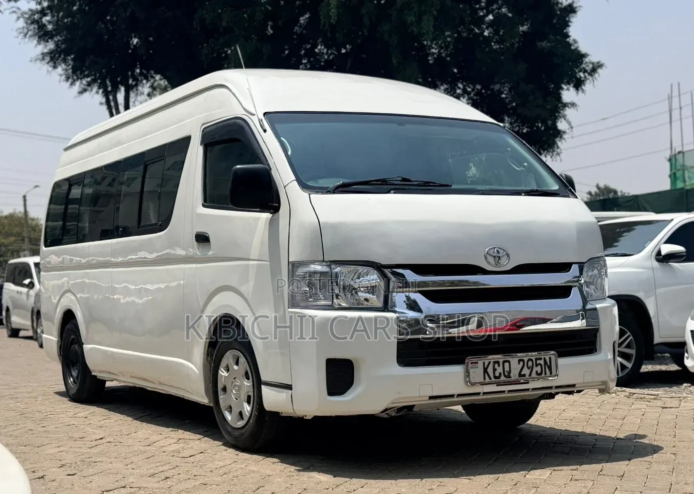 Toyota HiAce 2013 White