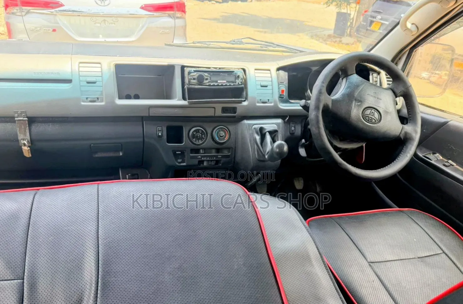 Toyota HiAce 2013 White