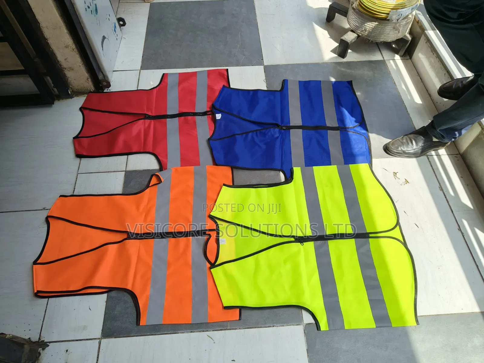 Zipped Reflectors Vest