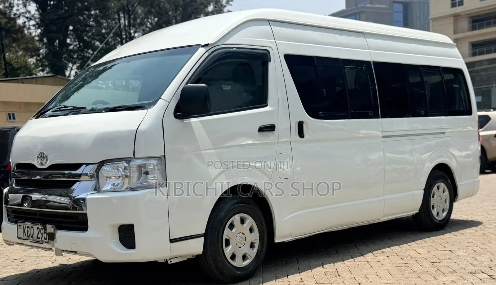 Toyota HiAce 2013 White