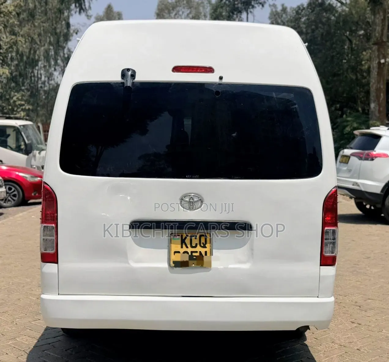Toyota HiAce 2013 White