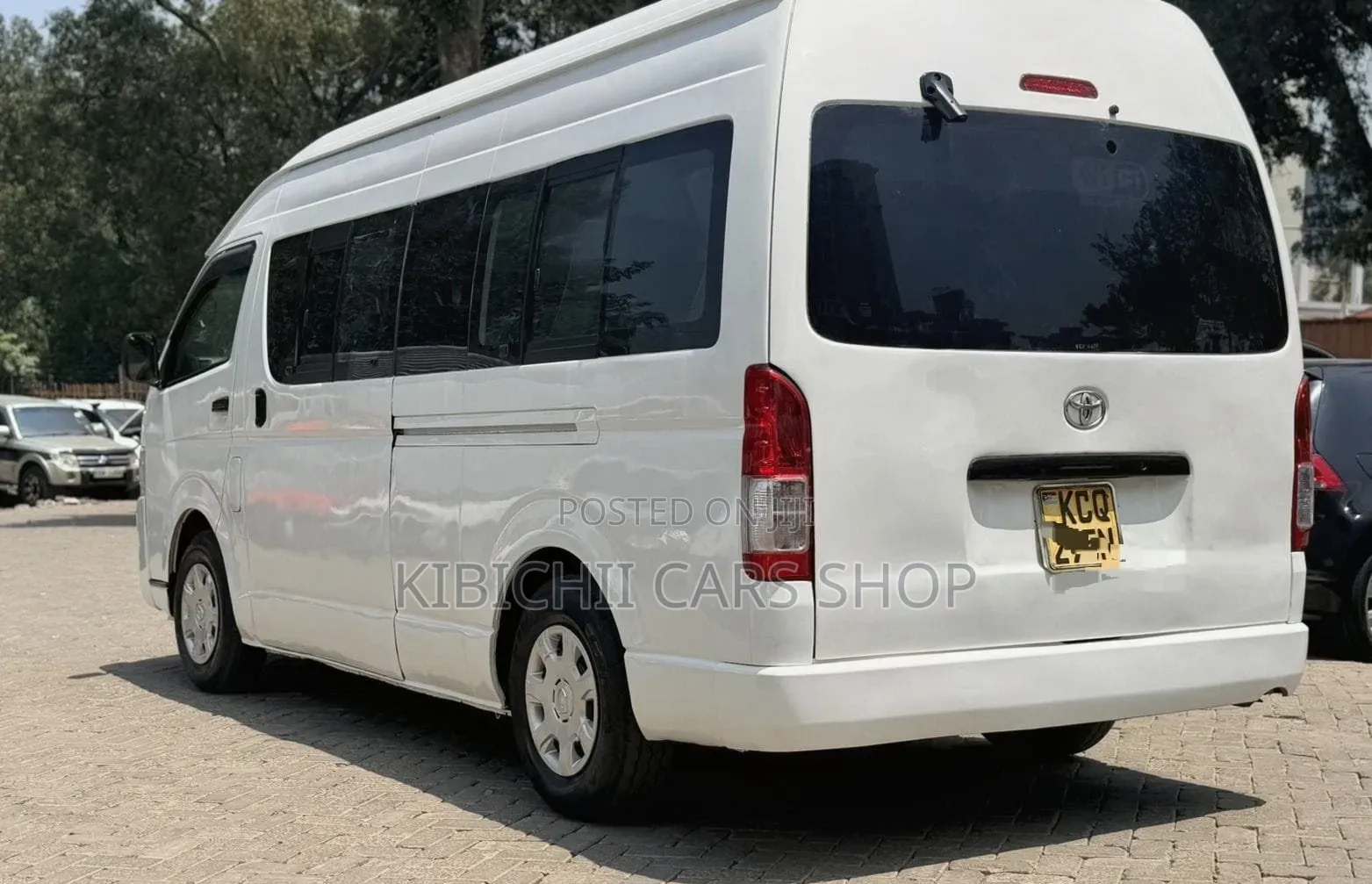 Toyota HiAce 2013 White