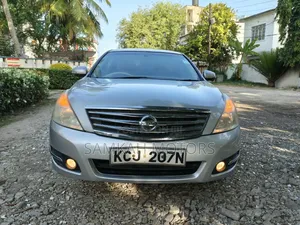 Nissan Teana 2011 Silver