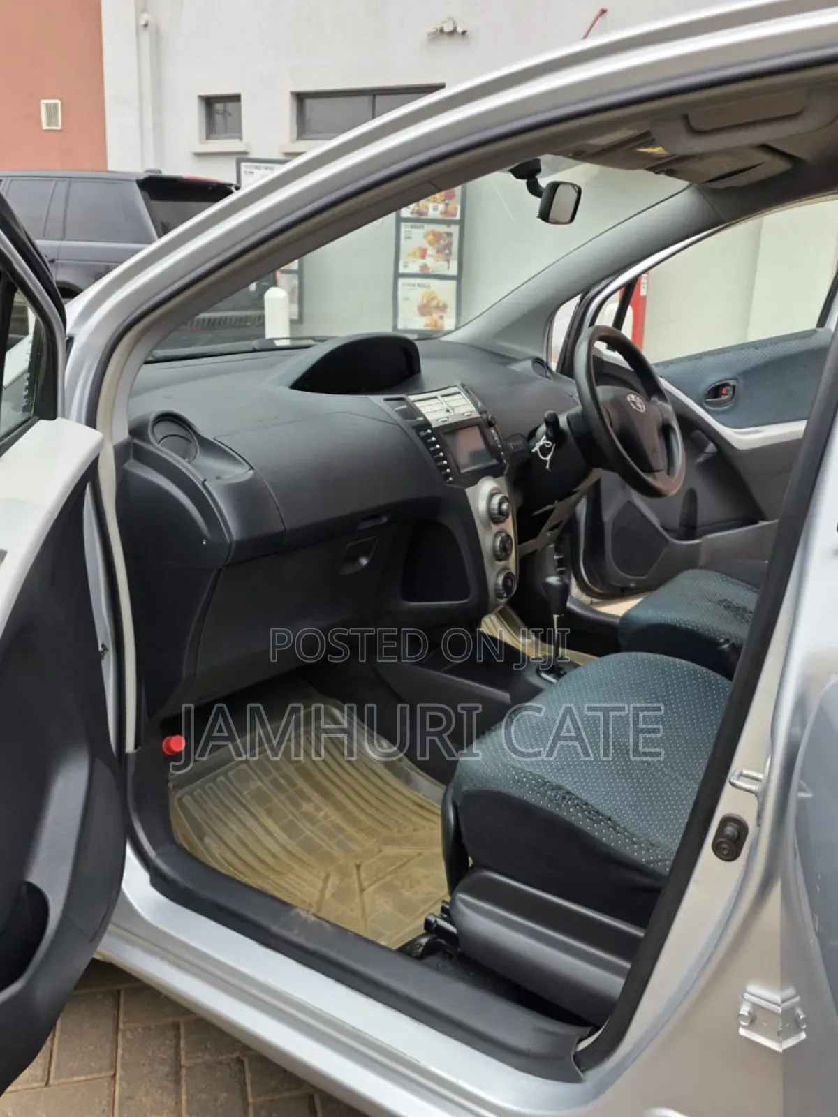 Toyota Vitz 2003 Silver