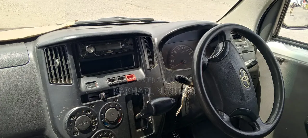 Toyota TownAce 2009 White