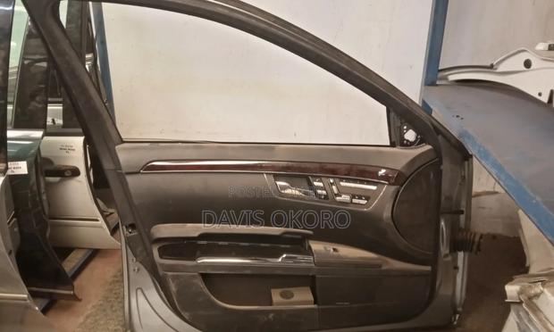 Mercedes W211 Door - thumbnail 2