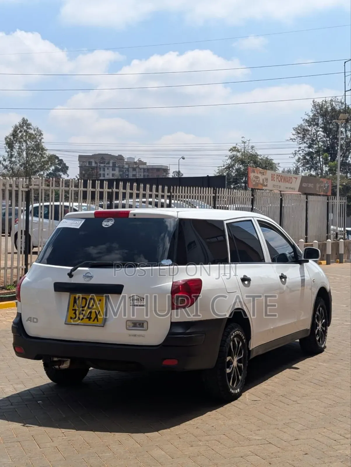 Nissan Advan 2015 White