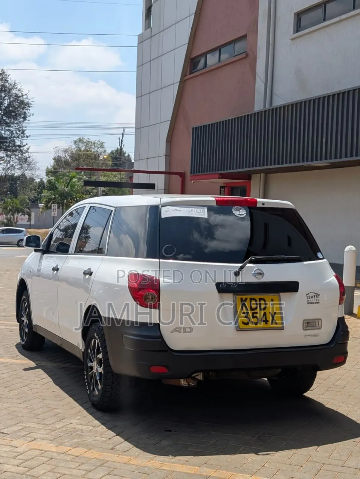Nissan Advan 2015 White