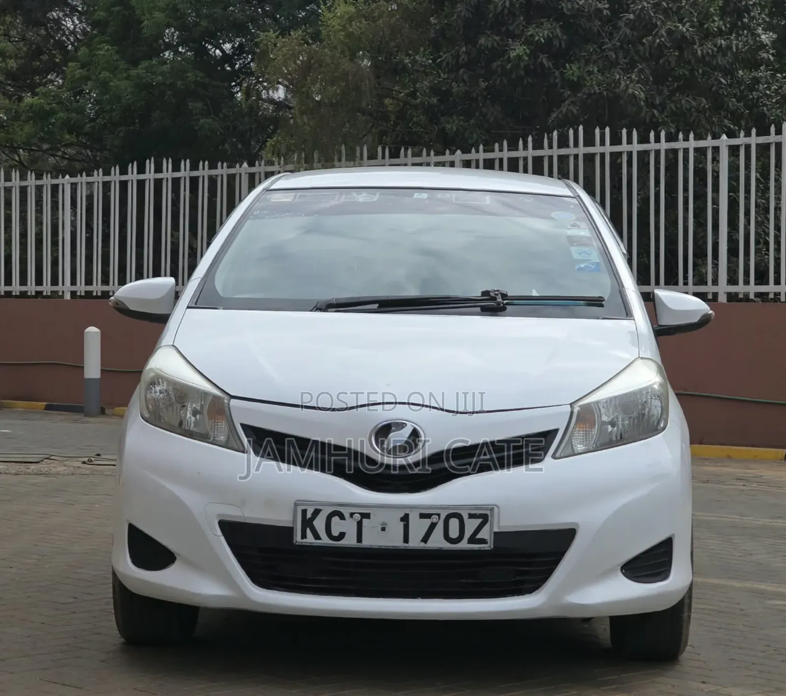 Toyota Vitz 2012 White