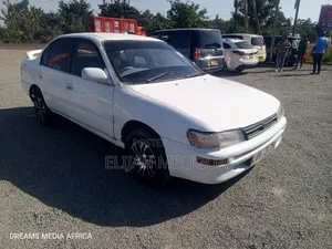 Toyota Corolla 1.3 Saloon 1992 White
