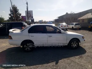 Toyota Corolla 1.3 Saloon 1992 White