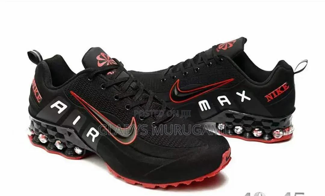 Black Nike Airmax Sneaker