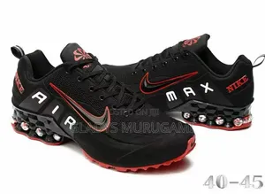 Black Nike Airmax Sneaker