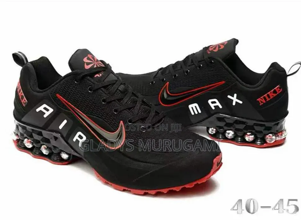 Black Nike Airmax Sneaker