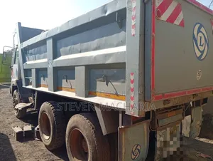 Ashok Layland 2518i