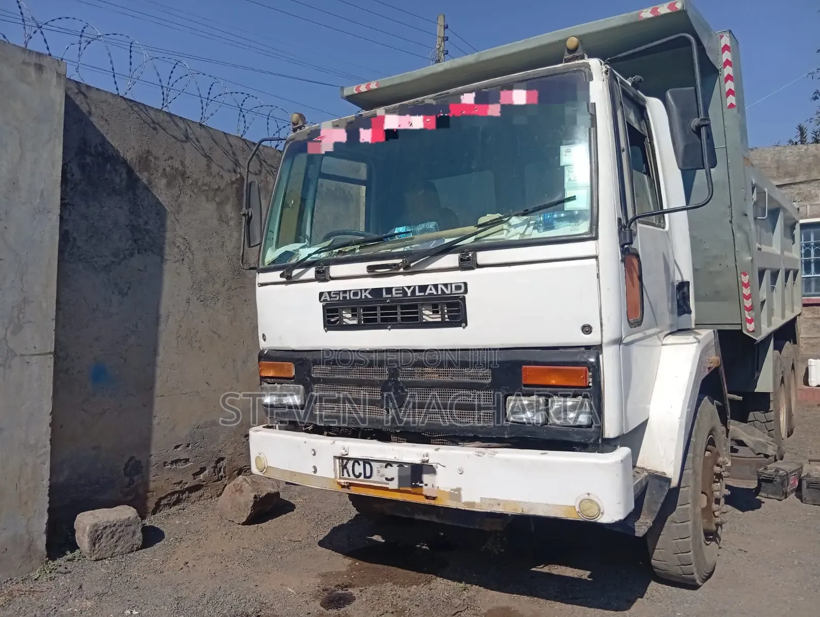 Ashok Layland 2518i