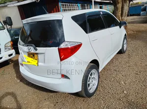 Toyota Ractis 1.5 AWD 2010 White
