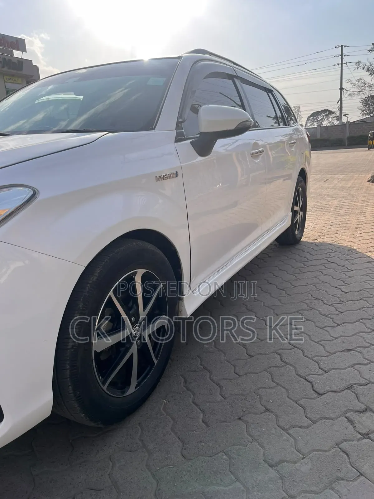 Toyota Corolla Fielder 1.5 Hybrid FWD 2018 White