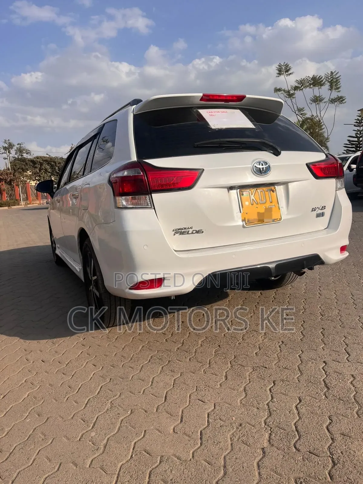 Toyota Corolla Fielder 1.5 Hybrid FWD 2018 White