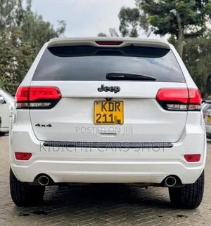 Jeep Cherokee Latitude 4x4 2018 White