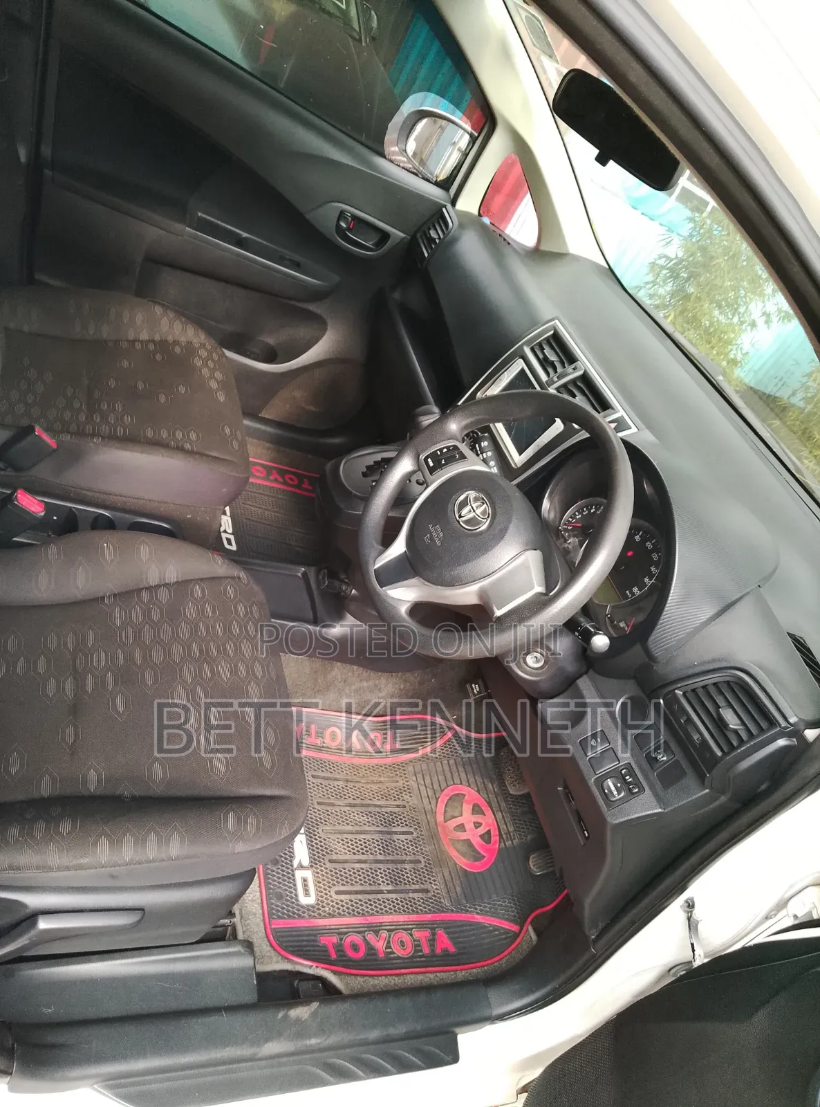 Toyota Ractis 1.5 AWD 2010 White