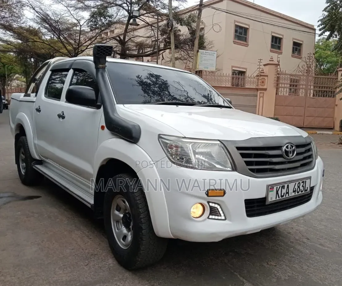 Toyota Hilux 2015 White