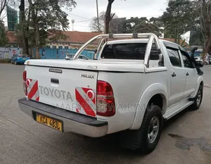 Toyota Hilux 2015 White